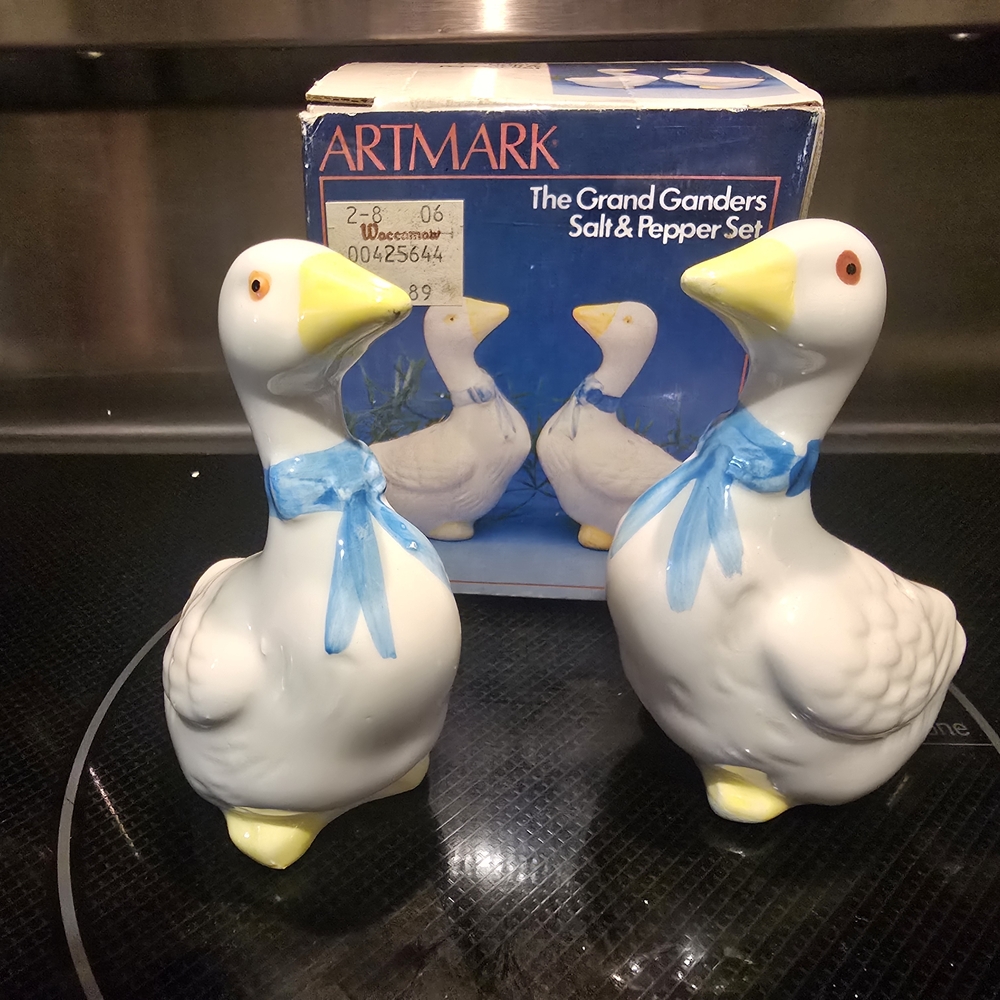 Vintage Artmark “The Grand Ganders” Goose Salt & Pepper Shakers Set w/ Box 1988